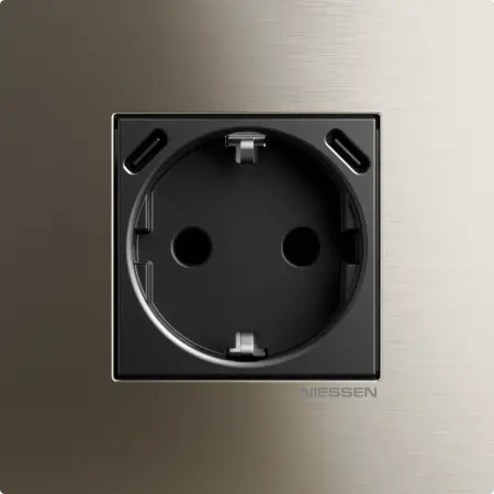 Enchufe Schuko para instalación eléctrica residencial