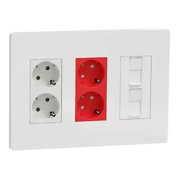 Conjunto de enchufes eléctricos y tomas de datos para puesto de trabajo