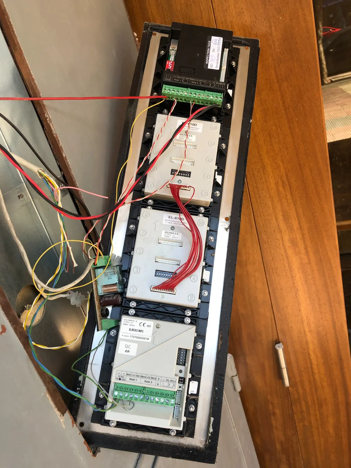 Reparación del sistema electrónico de un videoportero
